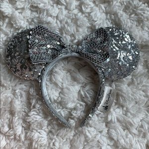 EUC Disney Parks Silver Sparkle Minnie Ears